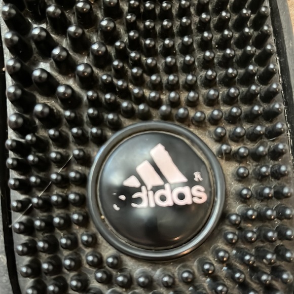 Girls Adidas slides - pink/black size 4 - Picture 4 of 6